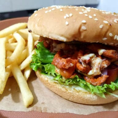 Pastor Burger con Papas a la Francesa
