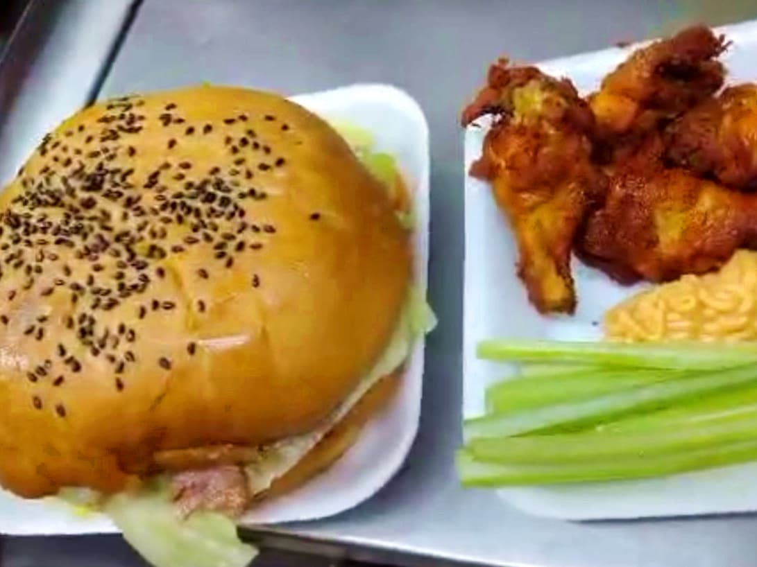 Hamburguesas y hot dogs sharkk