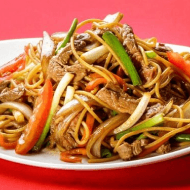Tallarín Saltado de Pollo + Gaseosa