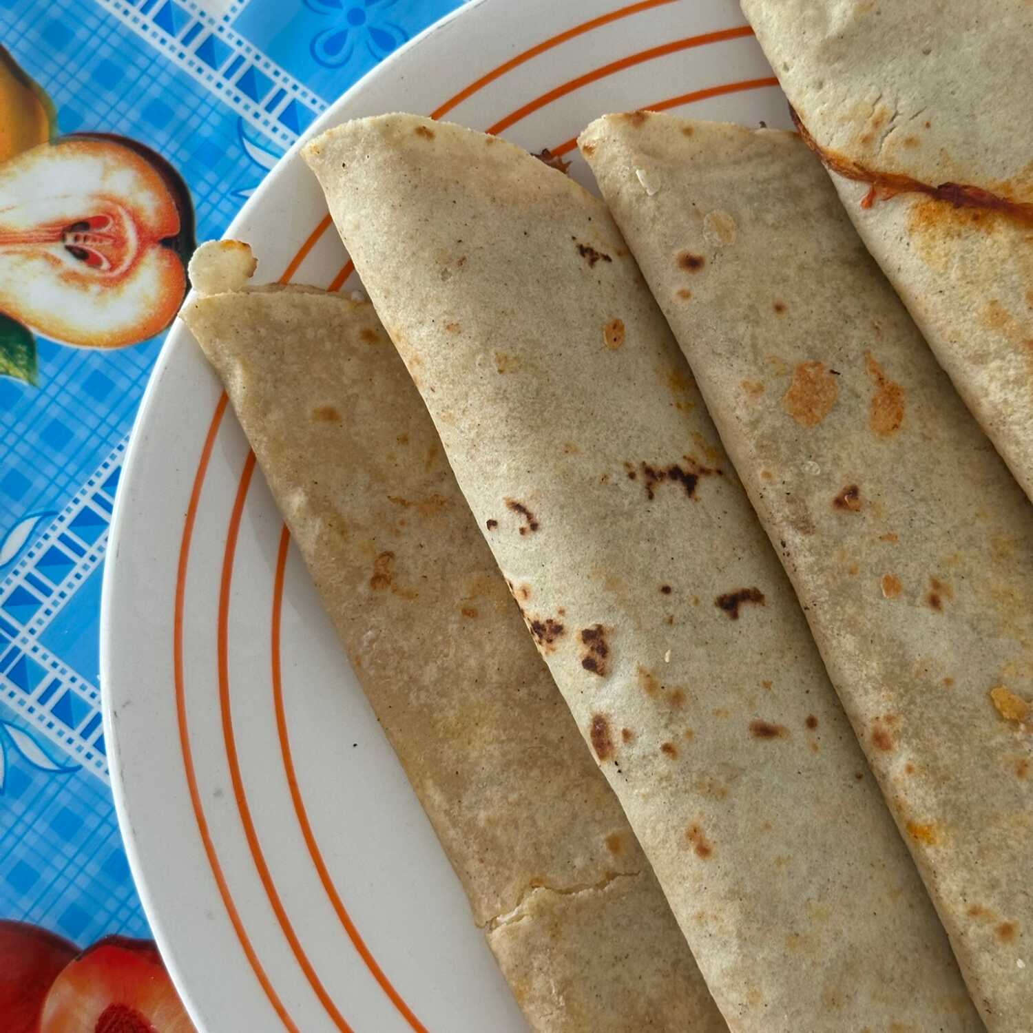 Quesadilla Chicharrón Rojo