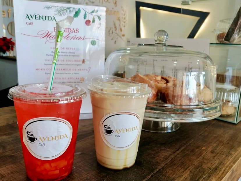 Avenida Café