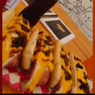 Combo 3 (4 Hot dogs con Tocino y Queso Cheddar)
