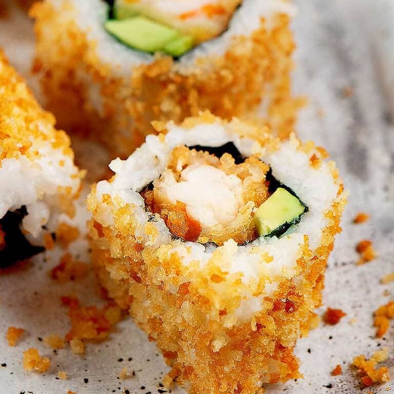 ALMUERZO/CENA: Kyoto Roll + Entrada + Bebida