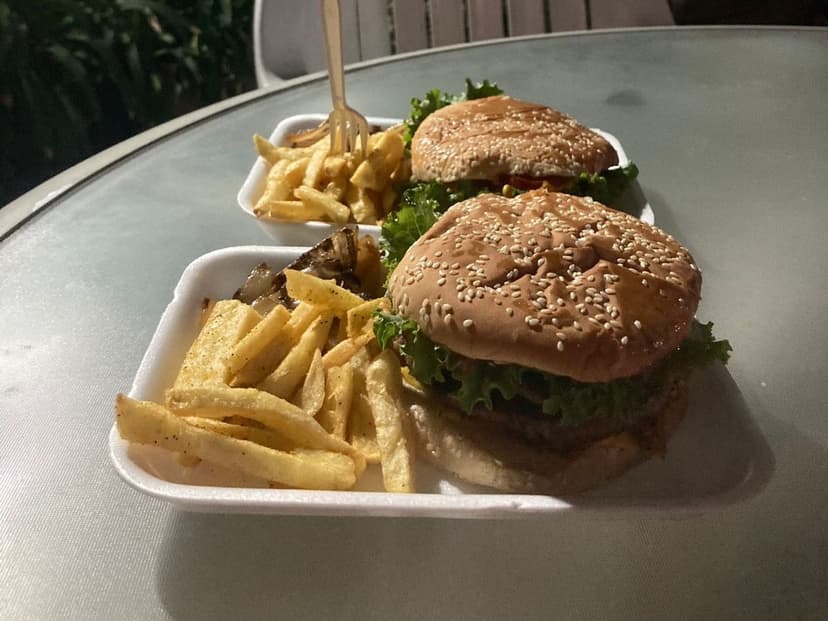 Burguers y Dogos Alex