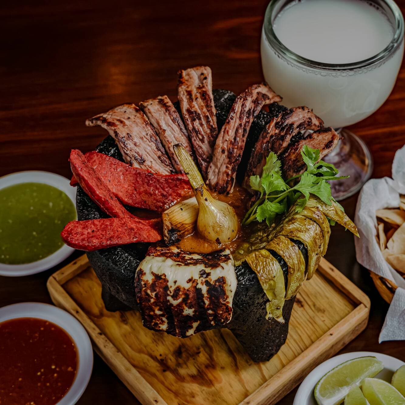 Paquete Molocajete de Arrachera + Agua F. (500Ml)