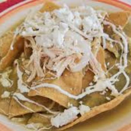 CHILAQUILES VERDES GRANDES DE POLLO