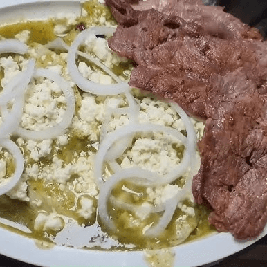 Chilaquiles con Costilla