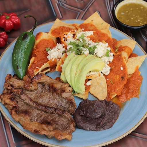 Chilaquiles con Bisteck Asado
