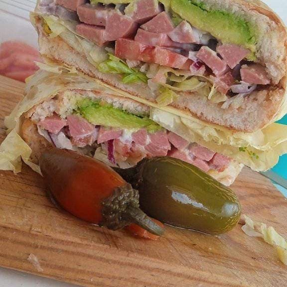 Salchicha con Quesillo