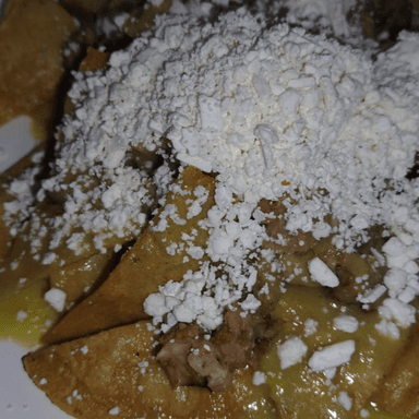 Chilaquiles verdes PECHUGA DE POLLO