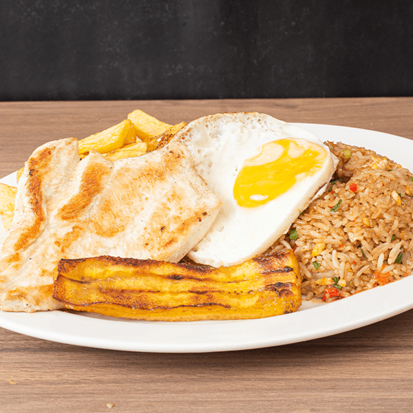 Filete a Lo Pobre con Chaufa