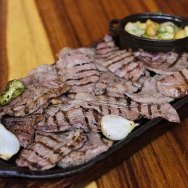 1KG DE PICAÑA + 4 REFRRESCOS O AGUA DE SABOR