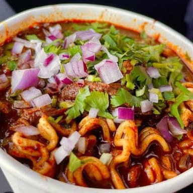 RAMEN CON BIRRIA