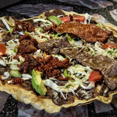Tlayuda Chorizo
