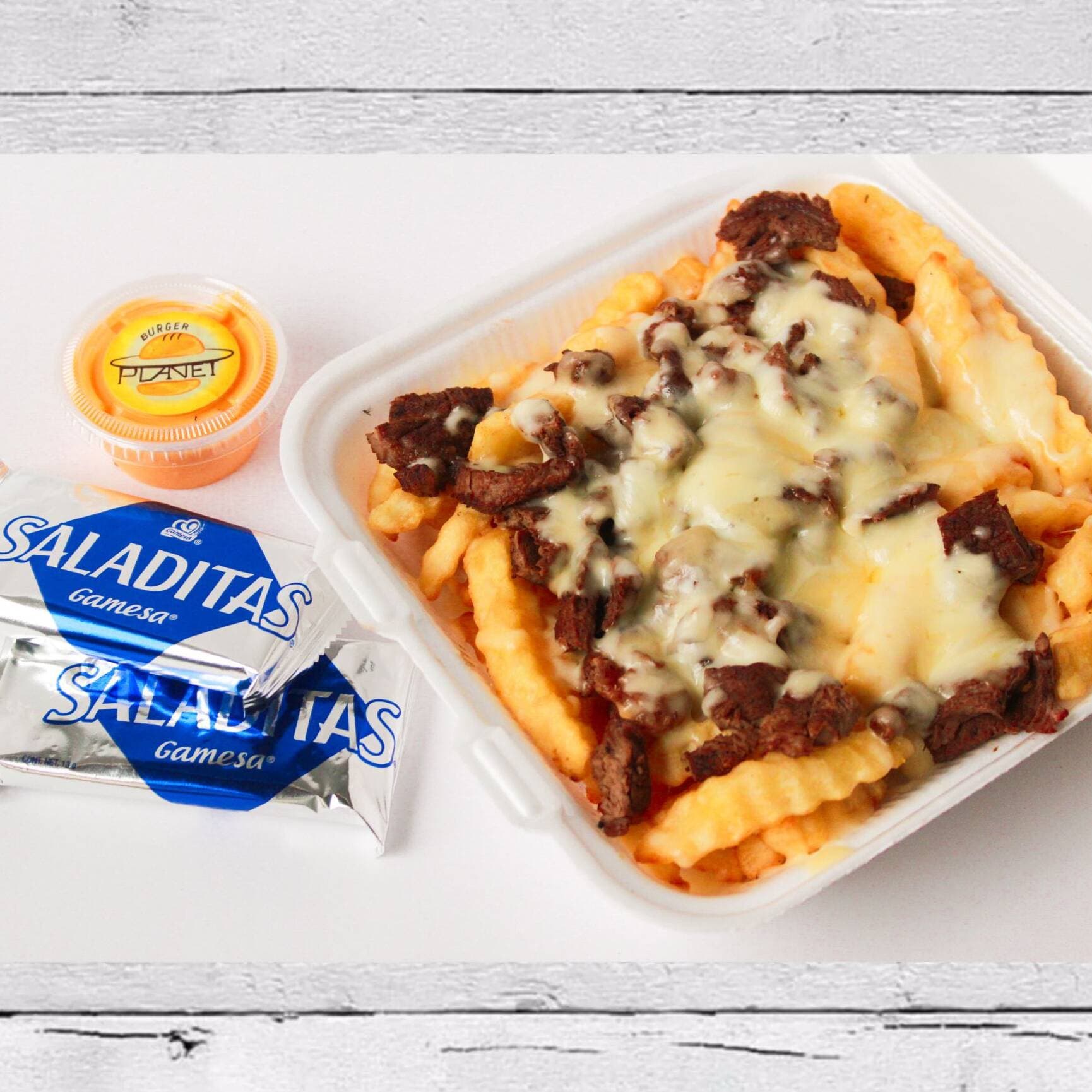 Papas con Queso y Carne Grandes