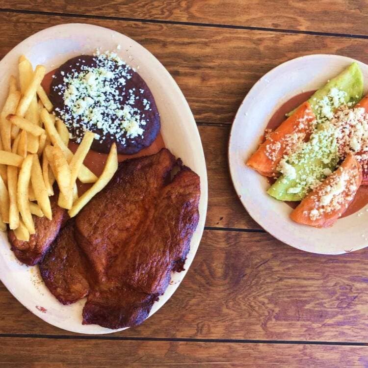 Carne Enchilada con Enchiladas