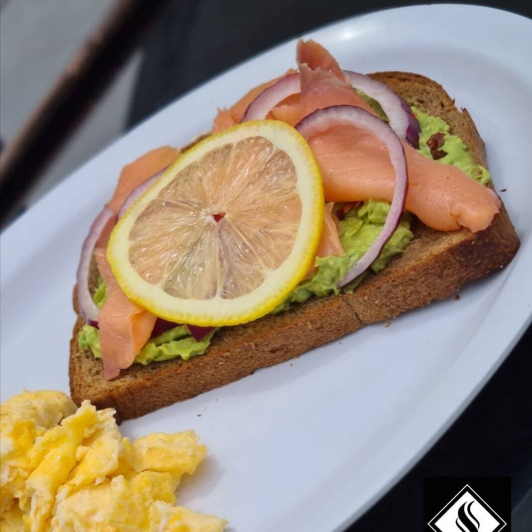 Salmón Toast