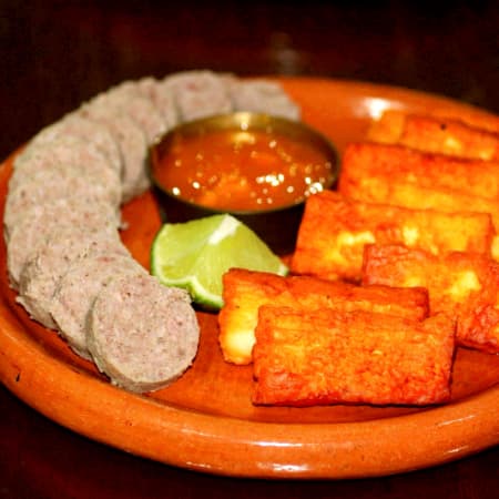 BUTIFARRA Y QUESO COTIJA