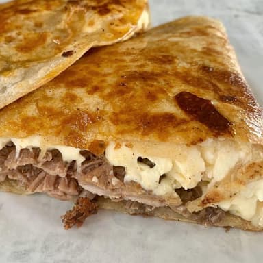 Quesabirria (Tortilla de Harina 25-28 cm)