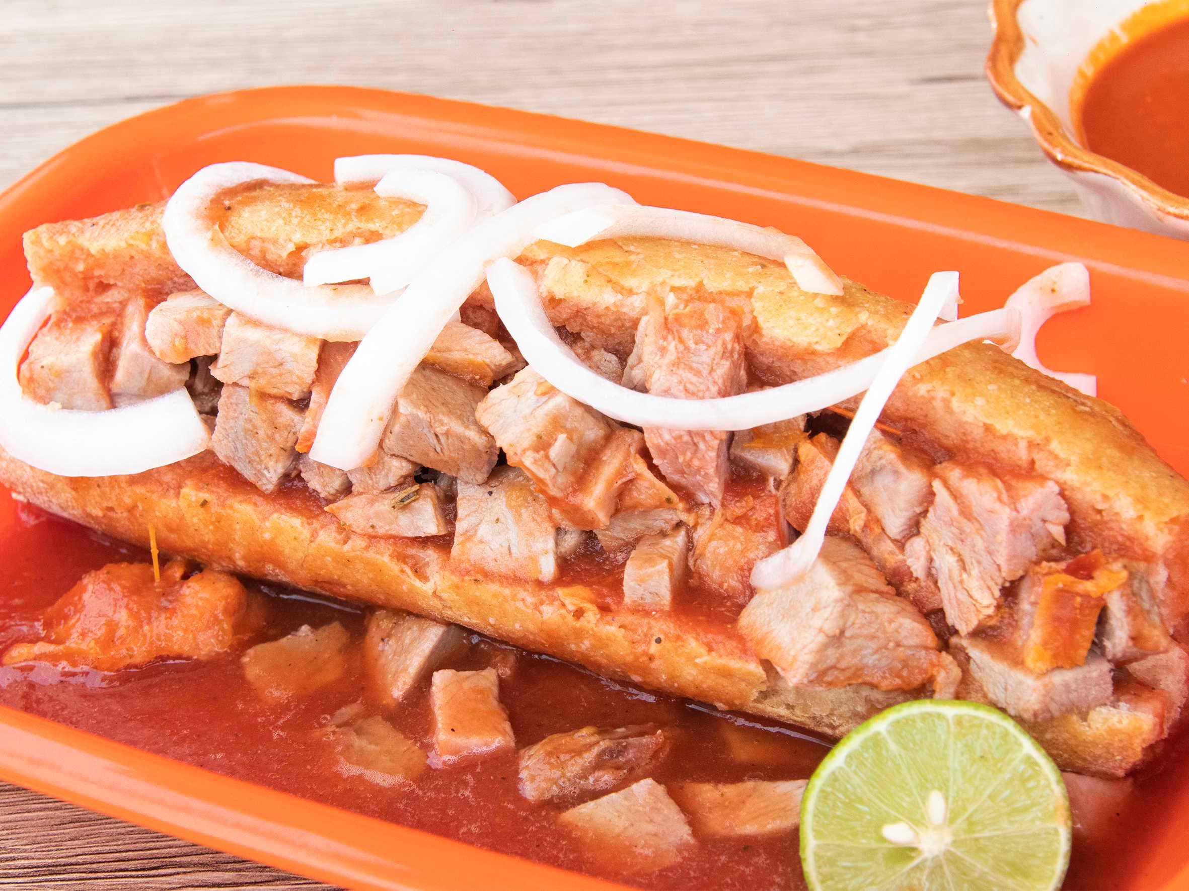 Torta Ahogada Combinada Carnitas y Buche
