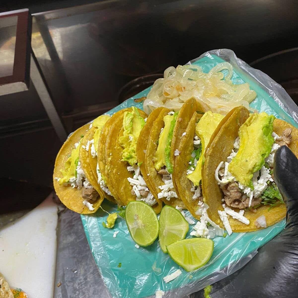 Taco de Bistec (Tortilla Amarilla)