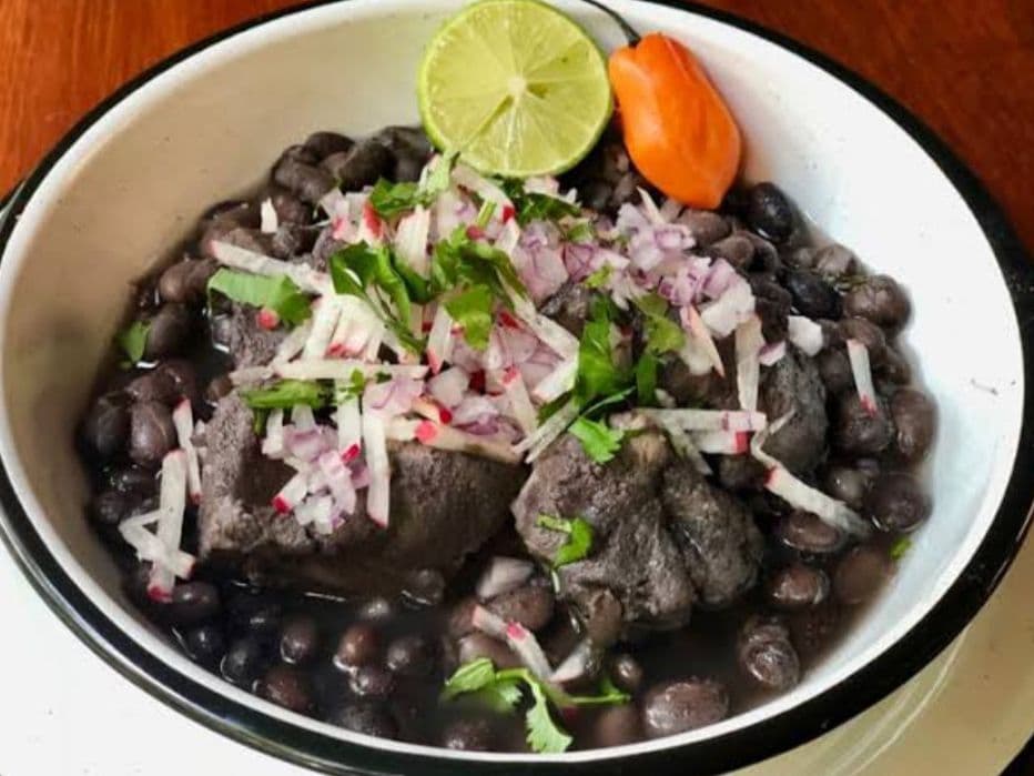 Frijol con puerco