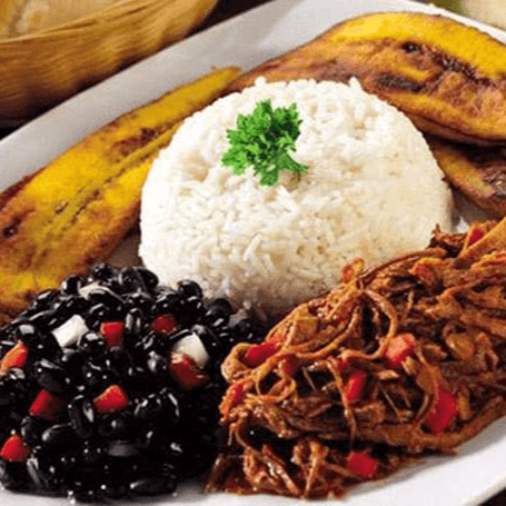 Casado Carne Mechada + Refresco