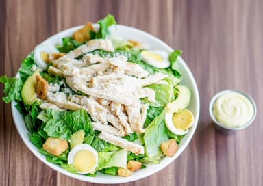 1/2 Ensalada Cesar con Pechuga Pollo a la Plancha