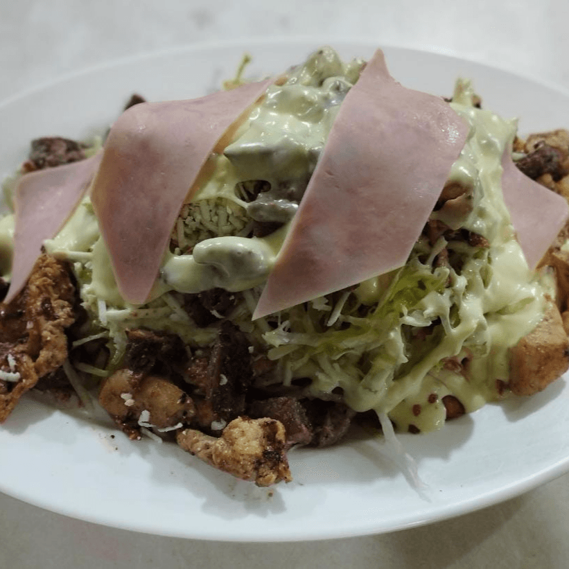 Salchipapa Mixta