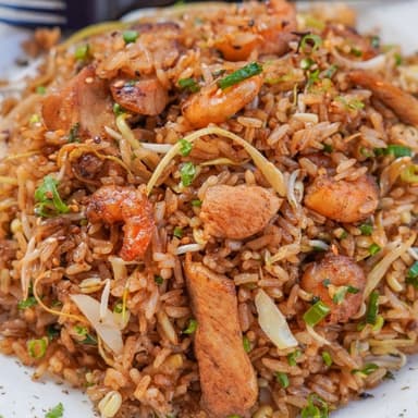 Arroz Chino Con Pollo y Camarón