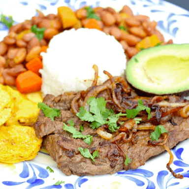 BISTEC DE RES ENCEBOLLADO