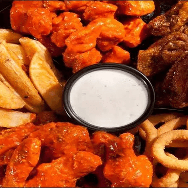 750 g de Boneless , papas y aros