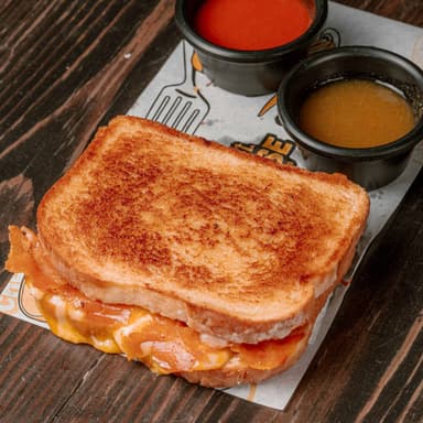 Grilled Cheese Tio Mon