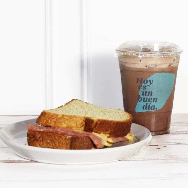COMBO ICED CHOCOLATE + SANDWICH DORADITO