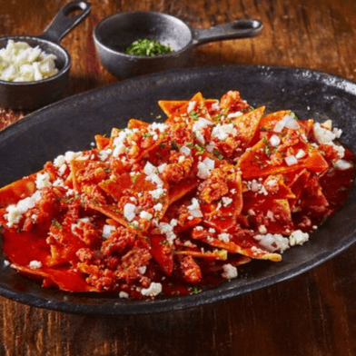 Chilaquiles Rojos o Verdes con Chorizo