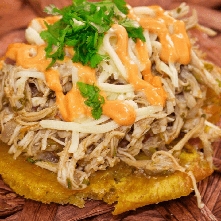 Patacón con Pollo