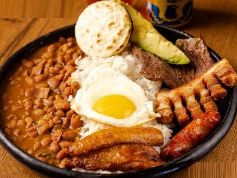 Las Delicias de mi Pueblo (Almuerzos Caseros)