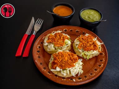 Sopes Tinga de Pollo(3 Pzas)