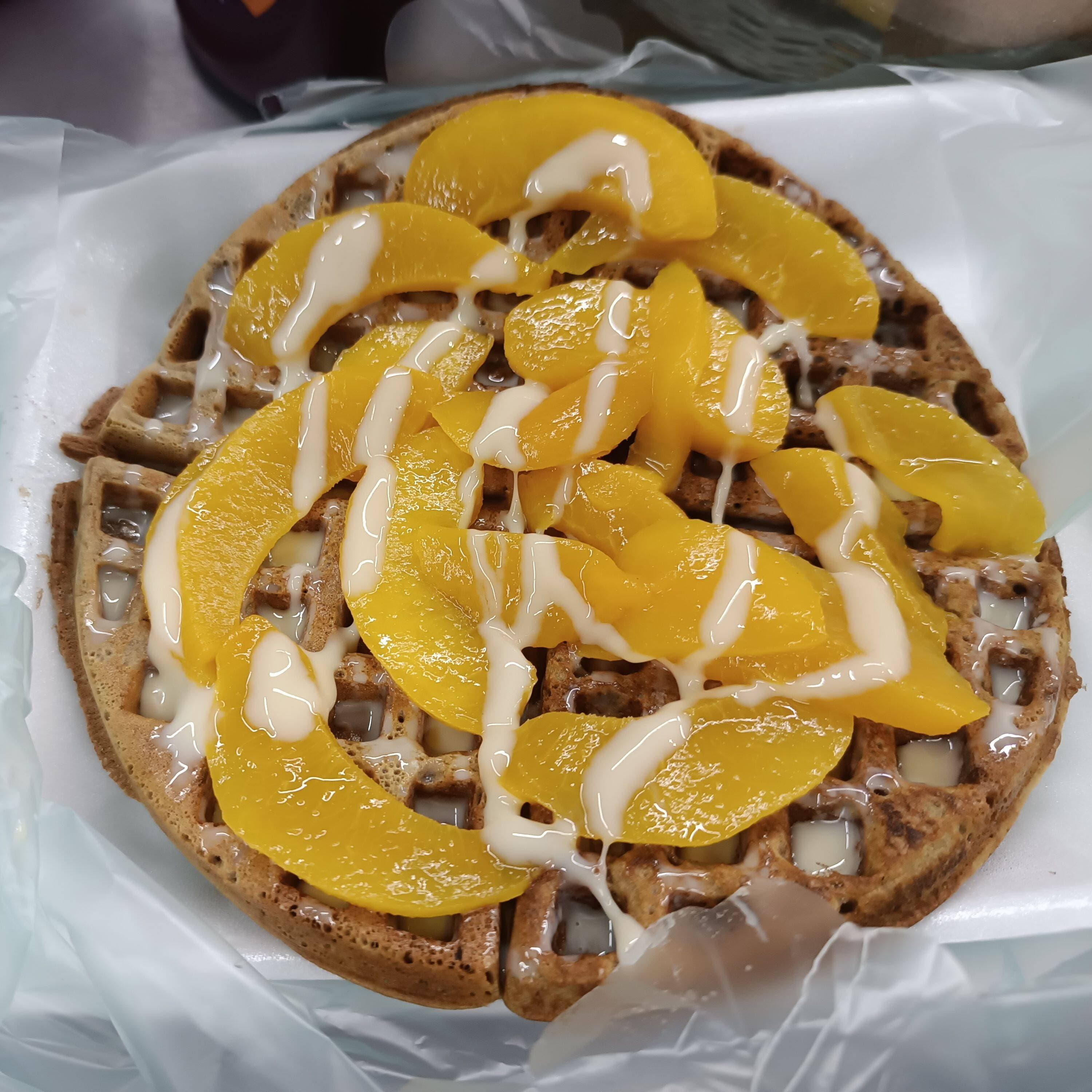 Waffle de Lechera y Durazno