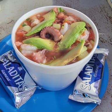 coctel de Camaron  cocido y Pulpo cocido