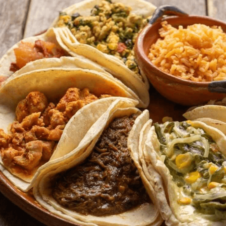 3 tacos de carne a la mexicana