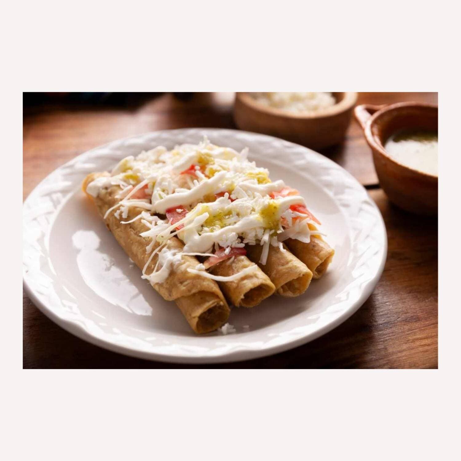 Tacos dorados de pollo