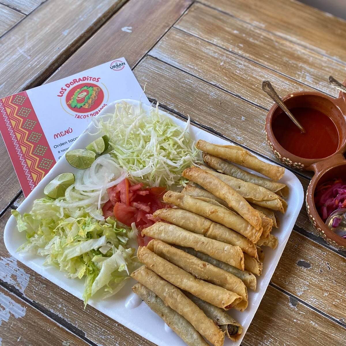 Charola de Tacos Dorados Surtidos 20 Pzas