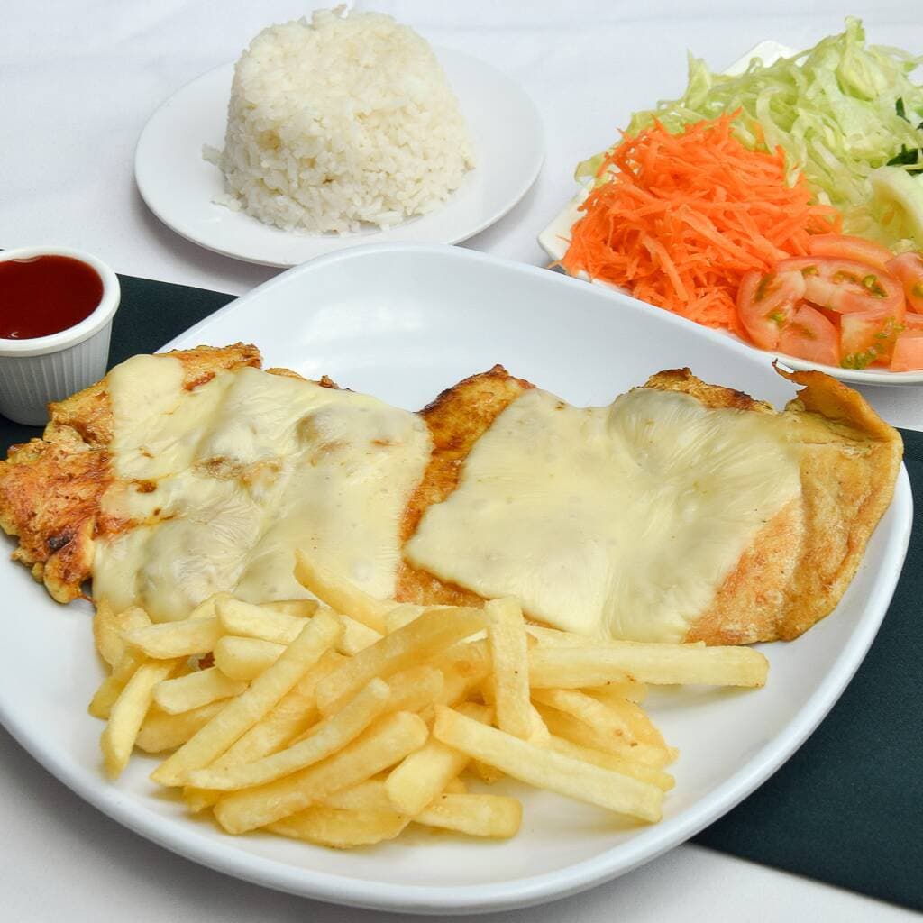 Combo Filete de Pollo Gratinado y Parrillada