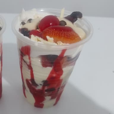 Fresas con Crema Especial (12 onzas)