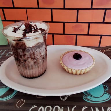 Frappé de Cafe y Tarta de Zarzamora