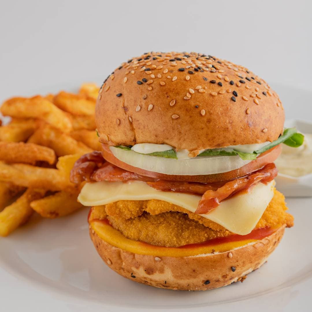 Combo Burger Pollo BBQ + Papas a la Francesa