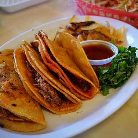 TACO DORADO DE BARBACOA