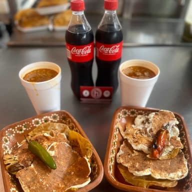 2 Chupacabras + 2 Levanta Muertos + Coca Cola