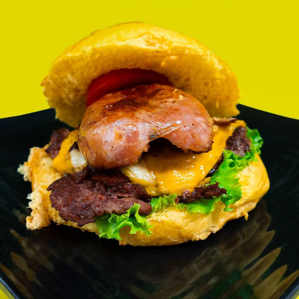 Hamburguesa con Chorizo Argentino + Papas